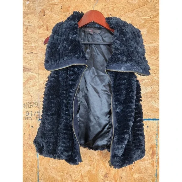 Fever Black Faux Fur Vest Women's Medium Sleeveless Zippered Textured‎ - Picture 2 of 9